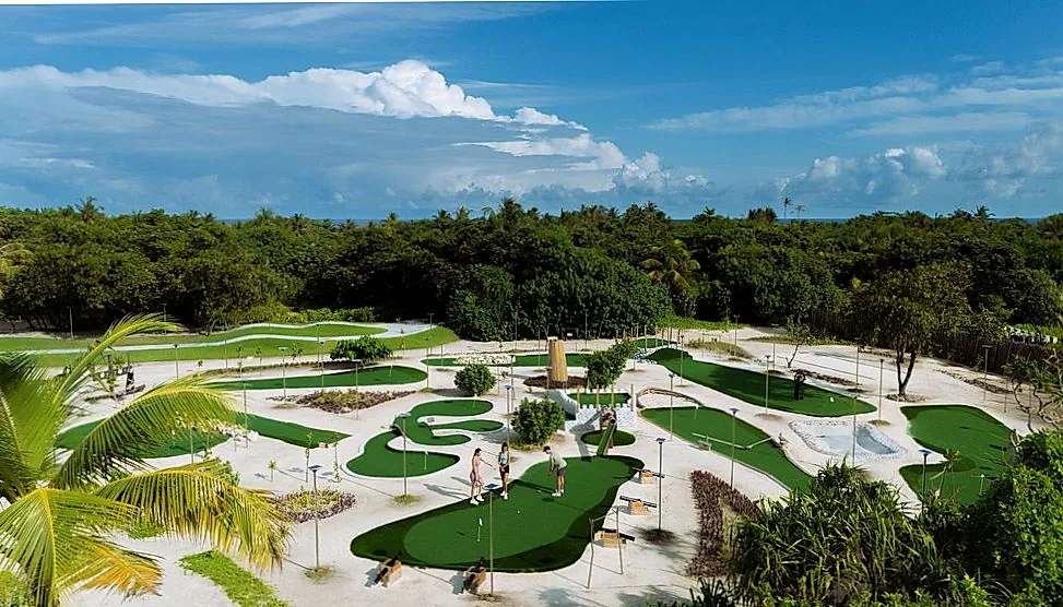 Raaya by Atmosphere: Mini Golf